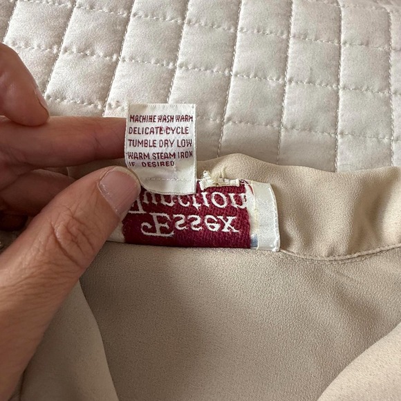 Vtg 80s Essex Junction Beige shirt with embroidered lace collar Peral Buttons - Picture 3 of 10